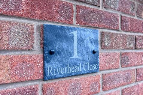 Riverhead Close