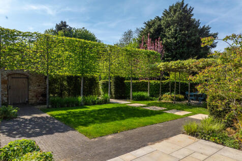 Drone - Thorpe Fa...