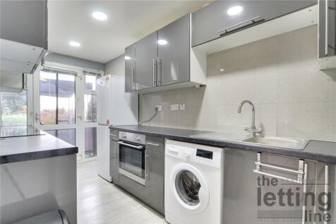 1 Bedroom Flat in EN2 8LN