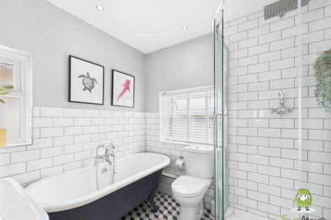 CAM03778G0-PR0235-STILL035