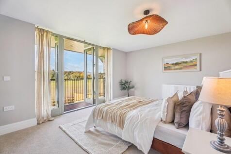 Bed 1 With Doors