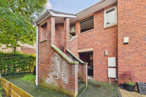2 Bedroom Flat in CA2 7NT