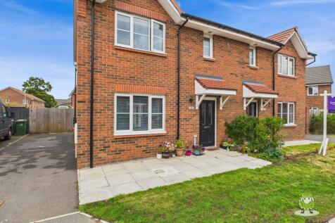Front of house - Brogden Drive - Ewemove Whitchurc
