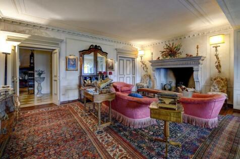 Renovated period vil