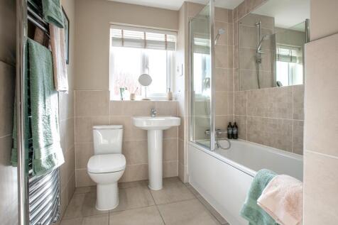 Contemporary family bathroom