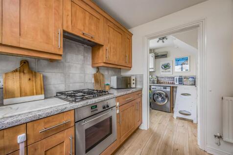 1 Caer Peris View, Portchester-Small-PorticoMarket