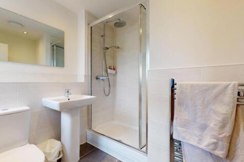 EN SUITE SHOWER ROOM