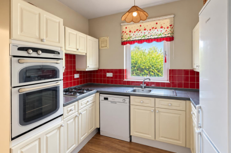 Hopton Road - kitchen.png