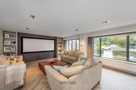 32 Fairfield Way, TN11 9EU 003.jpg