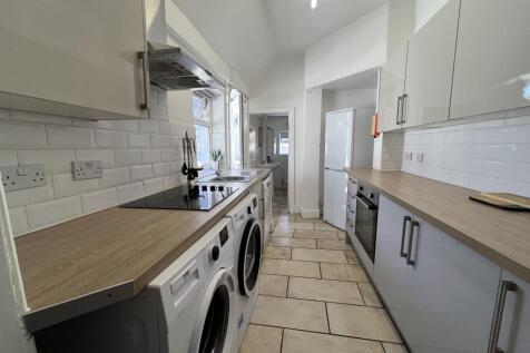4 Bedroom Terraced in LN1 1PJ