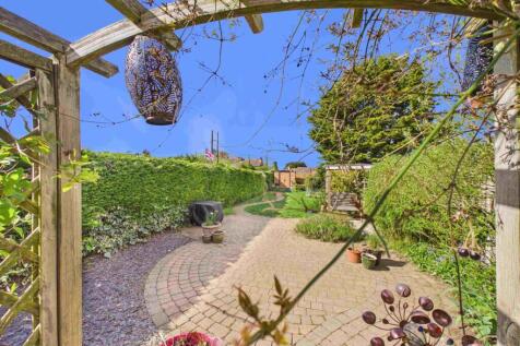 Garden- Mark Stephens EweMove Newmarket and Soham