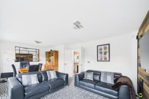 Presented by Nicoleta at EweMove Bexleyheath and D