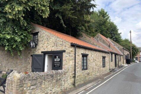 Retail Property (high street) to rent in foxton