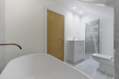 Alt bathroom