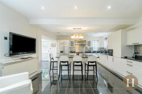 7 bed, 3 bath Detached in Birmingham - Photo 7