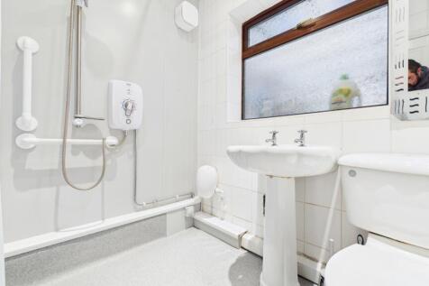 CAM03669G0-PR0041-STILL005