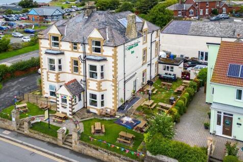 Hotel for sale in runswick bay