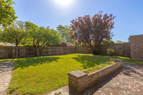 Cowdray Drive_3.jpg