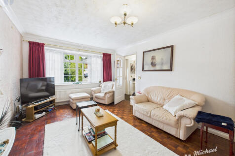 CAM03852G0-PR0377-STILL025