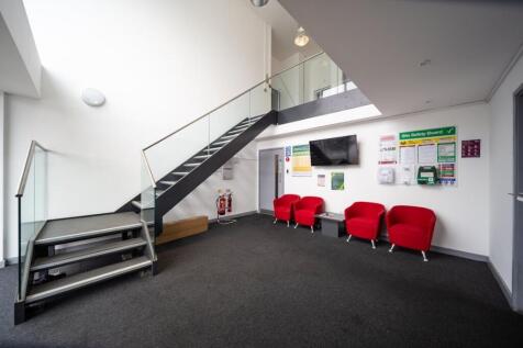 Unit 25 Ferry Lane Industrial Estate 6.jpg