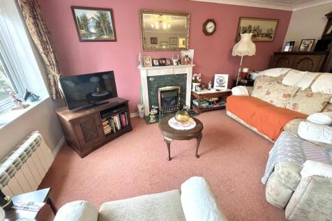 27 The Leas Loung...