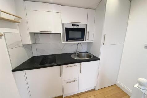 Kitchenette.JPG