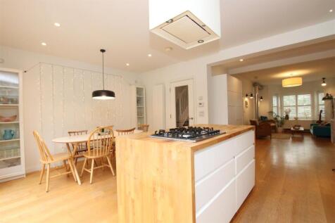 Open Plan Living Dining Kitchen.JPG