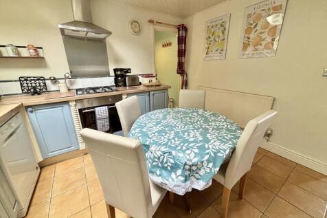 Kitchen / Breakfast Room