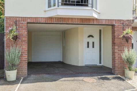 Garage & Car Port