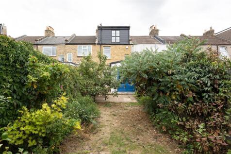 Chestnut Avenue, E7