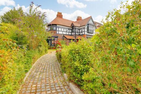 28 Blundellsands Road West_2.jpg
