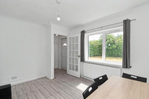 71 Moreland Avenue, Colnbrook, Slough SL3 0LL