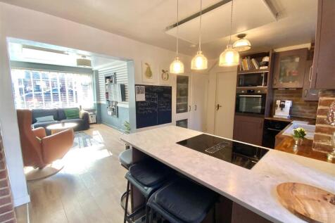 Kitchen/ Breakfast Room