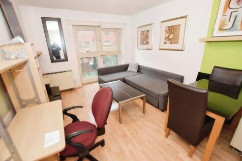 DEPOSIT FREE OPTION AVAILABLE | AVAILABLE NOW | FULLY FURNISHED | RESIDENTS GYM & POOL | Velvet Court located in the heart of Manchester City Centre, situated close to both Oxford Road, Piccadilly Sta