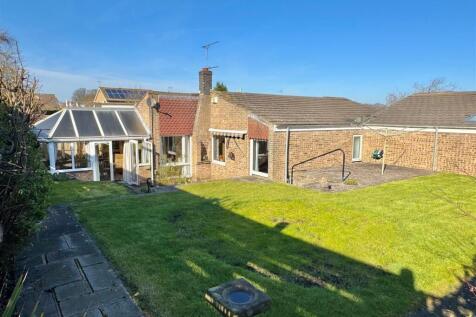 23 Priory Close main.jpg
