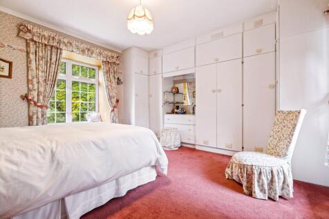 4 bed, 4 bath Detached in Glasgow - Photo 35