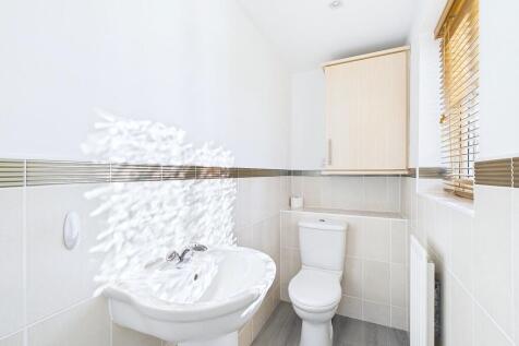 CAM01909G0-PR0320-STILL001