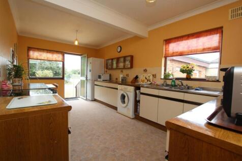 Kitchen / Breakfast Room