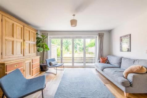 7 Chatfield Close-11.jpg