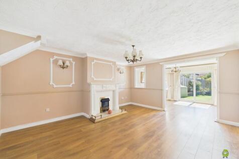 Presented by Nicoleta at EweMove Bexleyheath and D