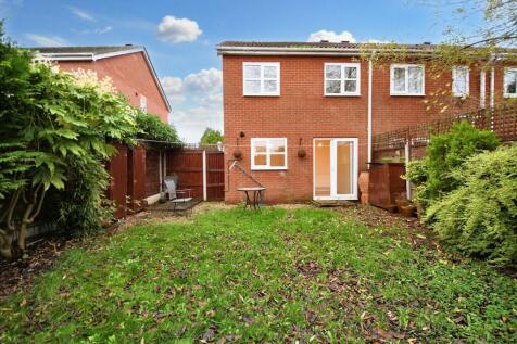 3 bed, 1 bath Semi-Detached in Manchester - Photo 8