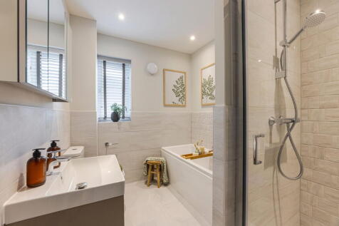 Langley_Seabrook_Orchards_Bathroom_1