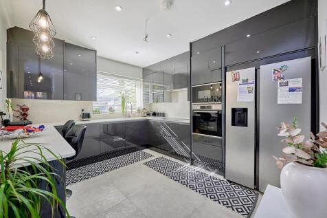 Fitted Kitchen