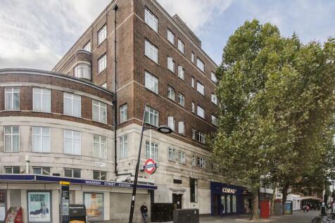 ZERO DEPOSIT AVAILABLE. LONG LET. Benefiting from an excellent location with a wide range of amenities on the doorstep this bright studio flat offers generous living space throughout.