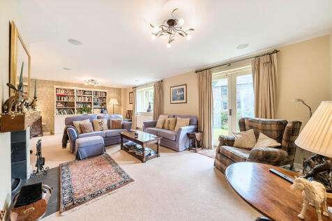 Living/Dining Roo...