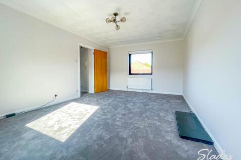 8 The Courtyard Loun