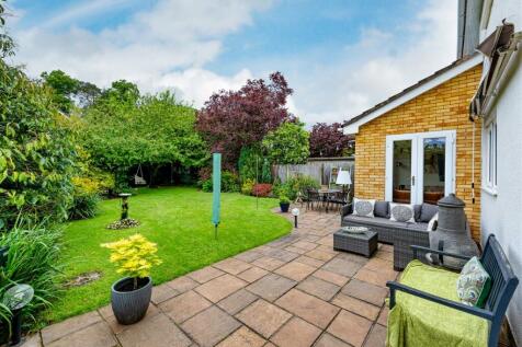 27 Beech Drive-garden2.jpg