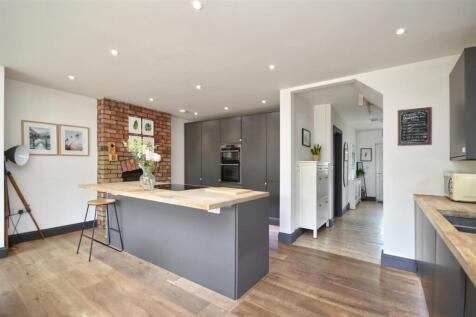 Open Plan Kitchen / Diner / Family Room