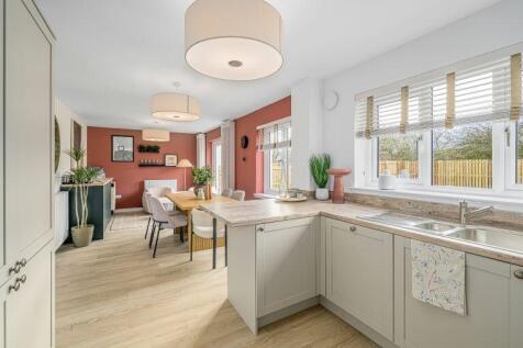 5 bed Showhome