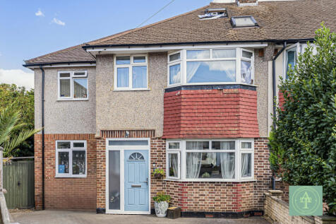 6 Bedroom Semi Detached for Sale